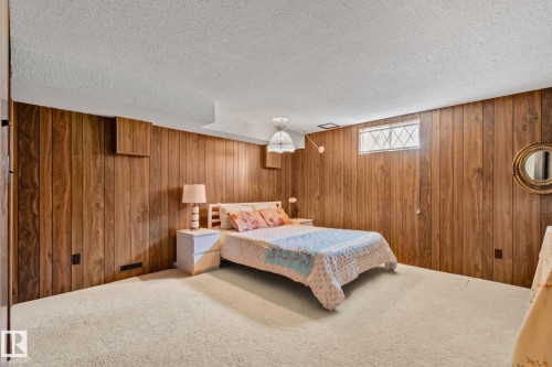 10619 35 Avenue Nw, Edmonton, AB - Indoor Photo Showing Bedroom