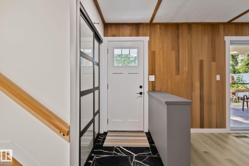 10619 35 Avenue Nw, Edmonton, AB - Indoor Photo Showing Other Room