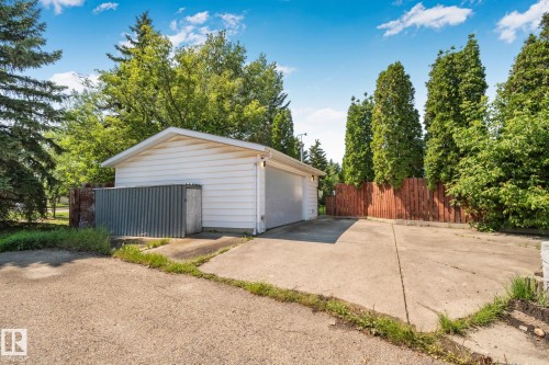 10619 35 Avenue Nw, Edmonton, AB - Outdoor