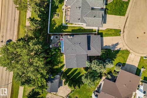 10619 35 Avenue Nw, Edmonton, AB - Outdoor