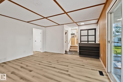 10619 35 Avenue Nw, Edmonton, AB - Indoor Photo Showing Other Room