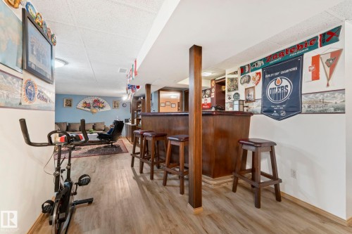 8704 43 Avenue Nw, Edmonton, AB - Indoor