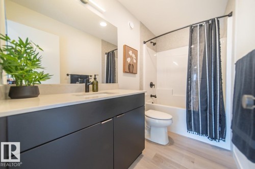 196 Devonshire Drive, Sherwood Park, AB - Indoor Photo Showing Bathroom