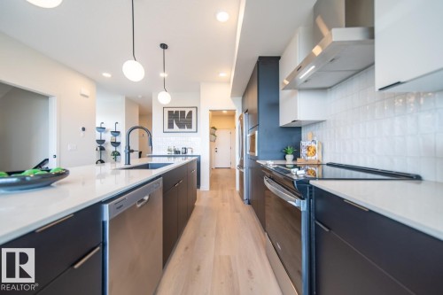 196 Devonshire Drive, Sherwood Park, AB - Indoor Photo Showing Kitchen With Upgraded Kitchen