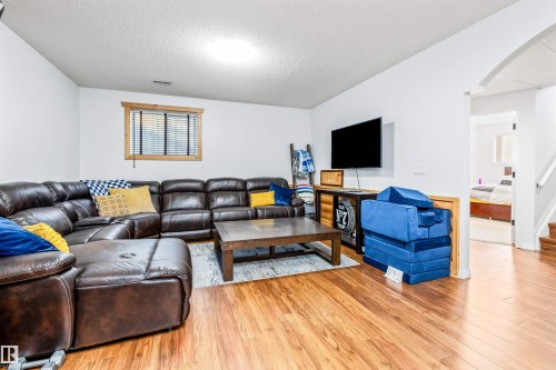176 Highland Way, Sherwood Park, AB - Indoor Photo Showing Living Room