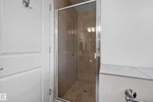 9036 145 Street Nw, Edmonton, AB - Indoor Photo Showing Bathroom