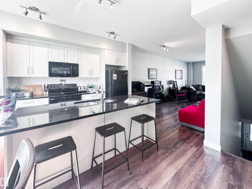 #89 600 Bellerose Dr, St. Albert, AB - Indoor Photo Showing Kitchen