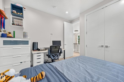 7544 78 Avenue Nw, Edmonton, AB - Indoor
