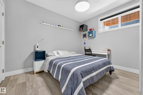 7544 78 Avenue Nw, Edmonton, AB - Indoor Photo Showing Bedroom