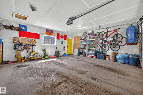 7544 78 Avenue Nw, Edmonton, AB - Indoor Photo Showing Garage