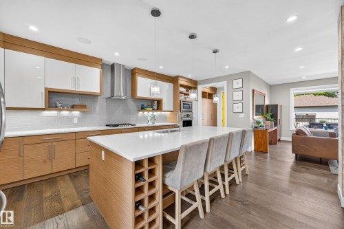 7544 78 Avenue Nw, Edmonton, AB - Indoor Photo Showing Kitchen With Upgraded Kitchen