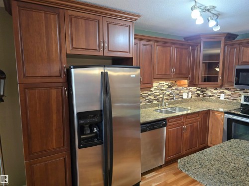 #337 2096 Blackmud Creek Dr Sw, Edmonton, AB - Indoor Photo Showing Kitchen With Double Sink With Upgraded Kitchen