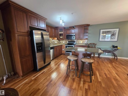 #337 2096 Blackmud Creek Dr Sw, Edmonton, AB - Indoor Photo Showing Kitchen