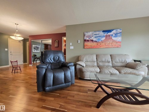 #337 2096 Blackmud Creek Dr Sw, Edmonton, AB - Indoor Photo Showing Living Room