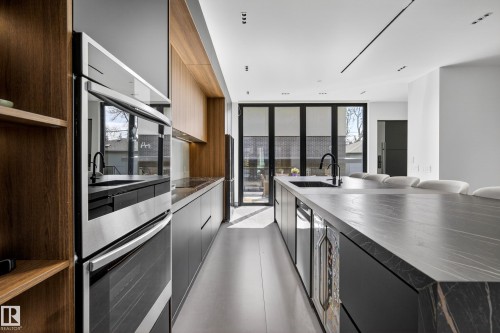 14035 104 Avenue Nw, Edmonton, AB - Indoor Photo Showing Other Room