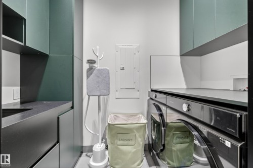 14035 104 Avenue Nw, Edmonton, AB - Indoor Photo Showing Laundry Room