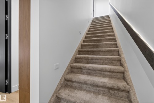 14035 104 Avenue Nw, Edmonton, AB - Indoor Photo Showing Other Room