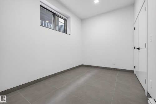 14035 104 Avenue Nw, Edmonton, AB - Indoor Photo Showing Other Room