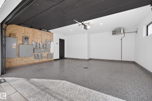 14035 104 Avenue Nw, Edmonton, AB - Indoor Photo Showing Other Room