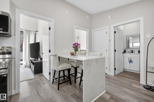 14035 104 Avenue Nw, Edmonton, AB - Indoor