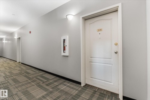 #208 4903 47 Av, Stony Plain, AB - Indoor Photo Showing Other Room