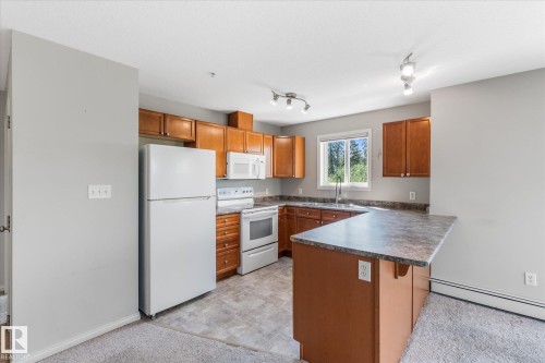 #208 4903 47 Av, Stony Plain, AB - Indoor Photo Showing Kitchen