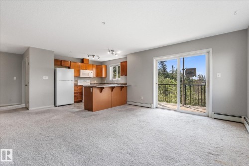 #208 4903 47 Av, Stony Plain, AB - Indoor Photo Showing Kitchen