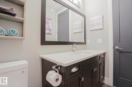 9711 223 Street Nw, Edmonton, AB - Indoor Photo Showing Bathroom