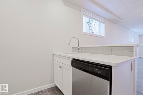 9711 223 Street Nw, Edmonton, AB - Indoor