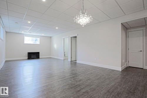 9711 223 Street Nw, Edmonton, AB - Indoor