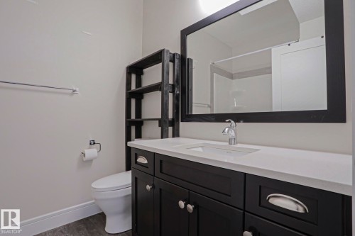9711 223 Street Nw, Edmonton, AB - Indoor Photo Showing Bathroom