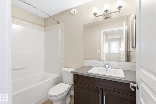 2016 Cavanagh Drive Sw, Edmonton, AB - Indoor Photo Showing Bathroom