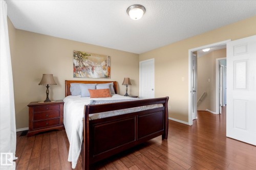 2948 26 Street Nw, Edmonton, AB - Indoor Photo Showing Bedroom