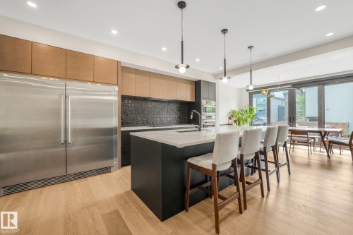 10925 University Avenue Nw, Edmonton, AB - Indoor Photo Showing Kitchen With Upgraded Kitchen