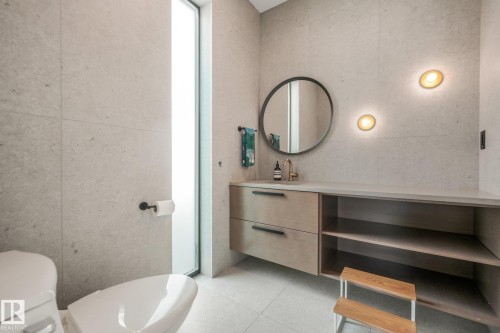10925 University Avenue Nw, Edmonton, AB - Indoor Photo Showing Bathroom