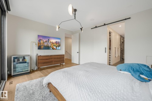 10925 University Avenue Nw, Edmonton, AB - Indoor Photo Showing Bedroom