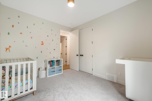10925 University Avenue Nw, Edmonton, AB - Indoor