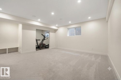 10925 University Avenue Nw, Edmonton, AB - Indoor