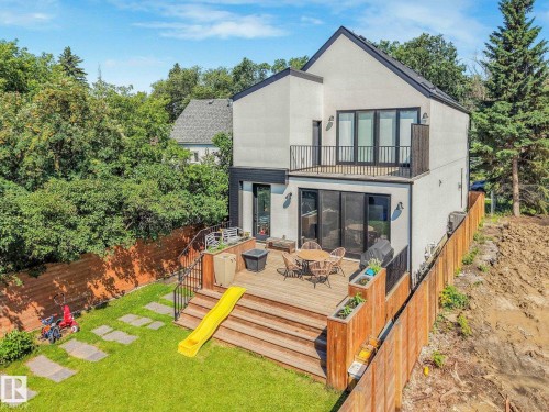 10925 University Avenue Nw, Edmonton, AB - Outdoor