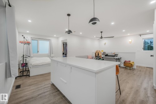 10925 University Avenue Nw, Edmonton, AB - Indoor