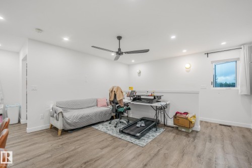 10925 University Avenue Nw, Edmonton, AB - Indoor