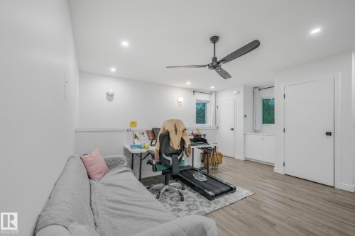 10925 University Avenue Nw, Edmonton, AB - Indoor
