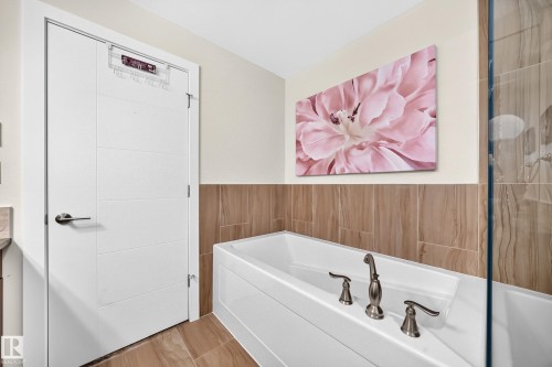 #507 200 Bellerose Dr, St. Albert, AB - Indoor Photo Showing Bathroom