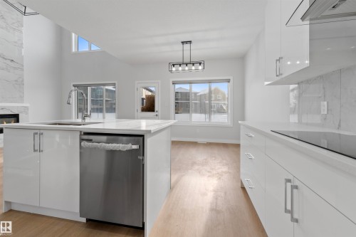 47 Axelwood Crescent, Spruce Grove, AB - Indoor Photo Showing Kitchen