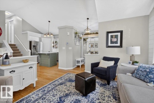 1012 79 Street Sw, Edmonton, AB - Indoor Photo Showing Living Room