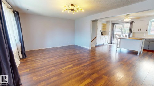 10661 152 Street Nw, Edmonton, AB - Indoor Photo Showing Other Room