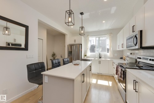 19281 22A Avenue Nw, Edmonton, AB - Indoor Photo Showing Kitchen