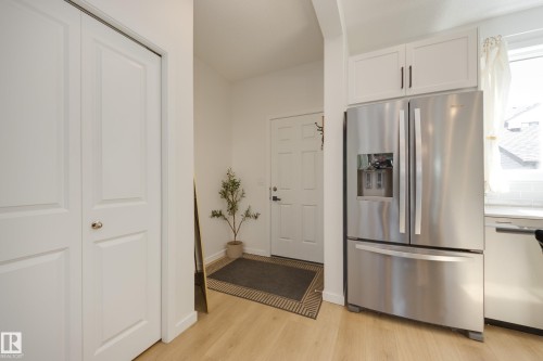 19281 22A Avenue Nw, Edmonton, AB - Indoor