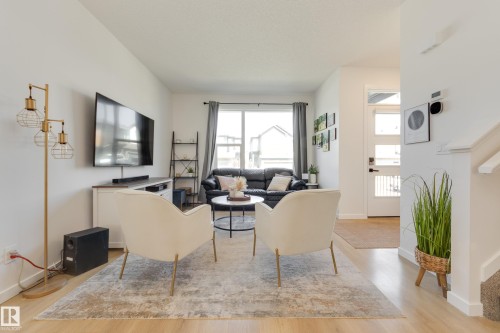 19281 22A Avenue Nw, Edmonton, AB - Indoor Photo Showing Living Room