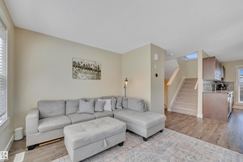 #189 401 Southfork Dr, Leduc, AB - Indoor Photo Showing Living Room